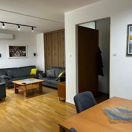 Liljana, Centre, 65m2 Apartment